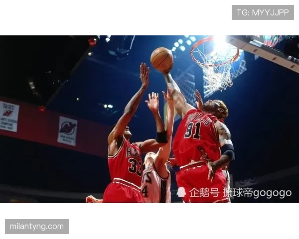 三秒区规则详解：进攻和防守方的限制与违例判定